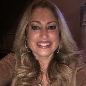 Meet your Posher, Risa